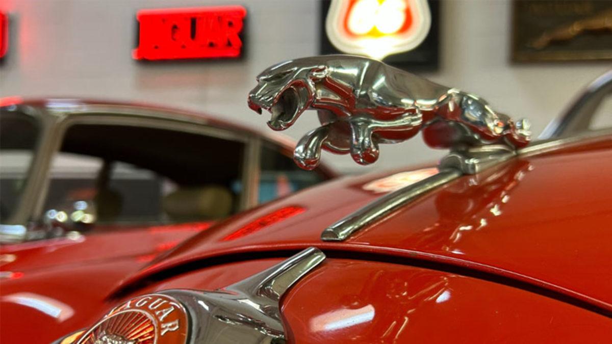 Arabalarda Neden Artık Eskisi Gibi Kaput Süsleri Yok? Hayır, Sebebi Estetik Değil!