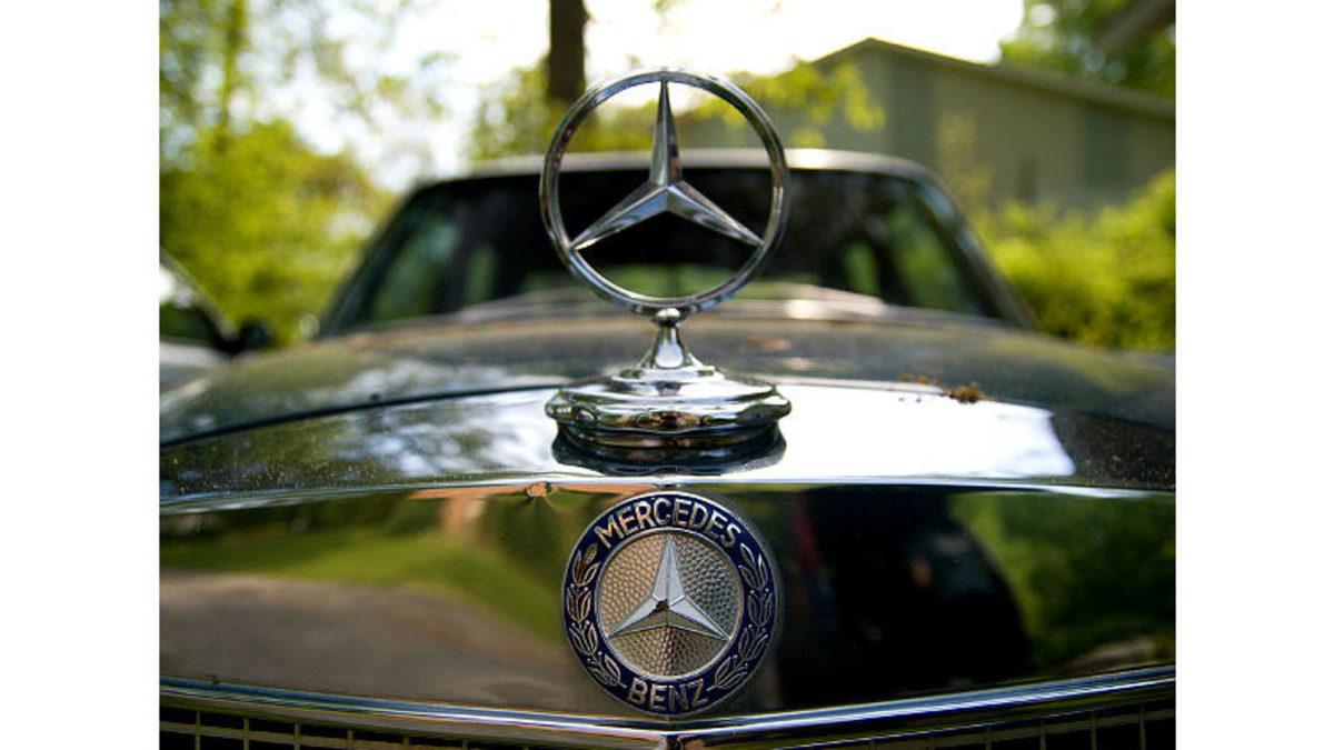 Arabalarda Neden Artık Eskisi Gibi Kaput Süsleri Yok? Hayır, Sebebi Estetik Değil!