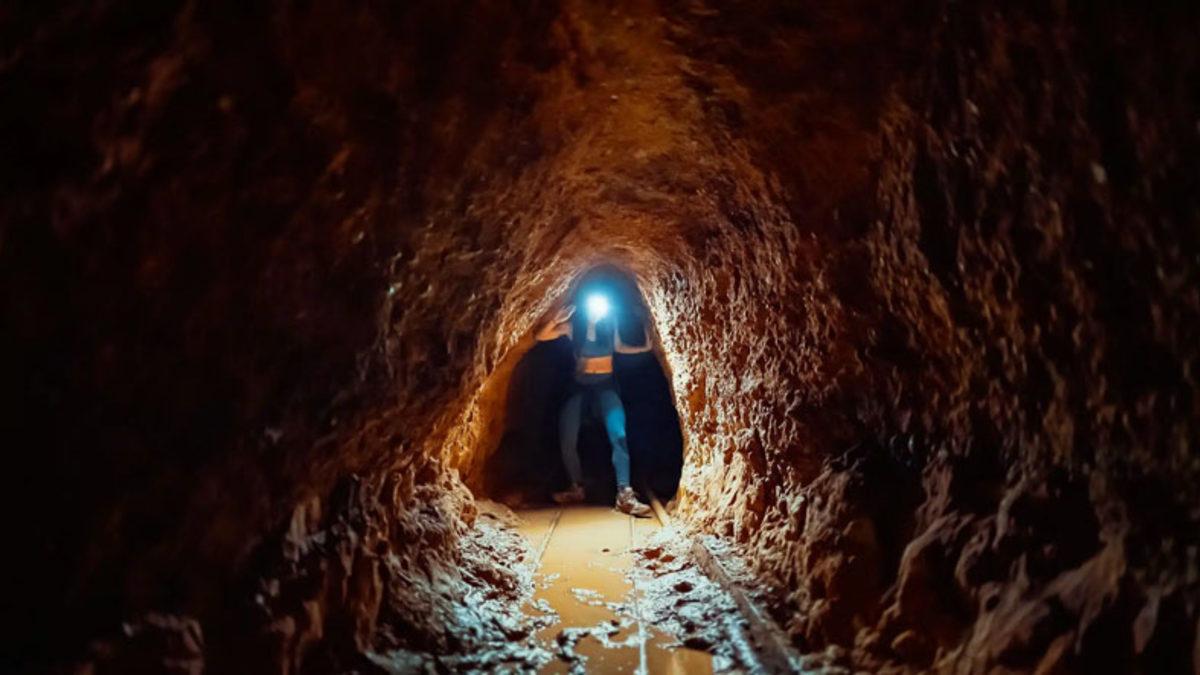 İçinden Değerli Madenler Alındıktan Sonra Kaderine Terk Edilen Maden Alanlarına Ne Oluyor? (Öylece Kalmaya Devam Etmiyorlar)