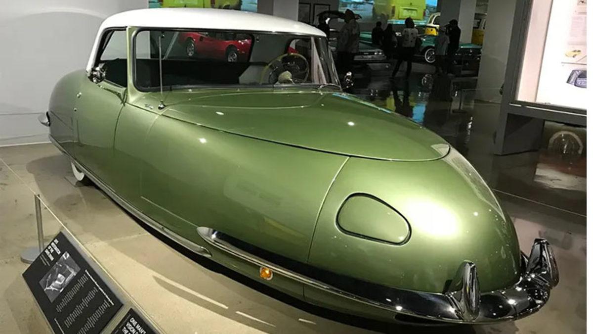 Geleceğin Otomobili Olacakken Tarihe Gömülmüş: Üç Tekerlekli Sedan Davis Divan’ın Enteresan Hikâyesi