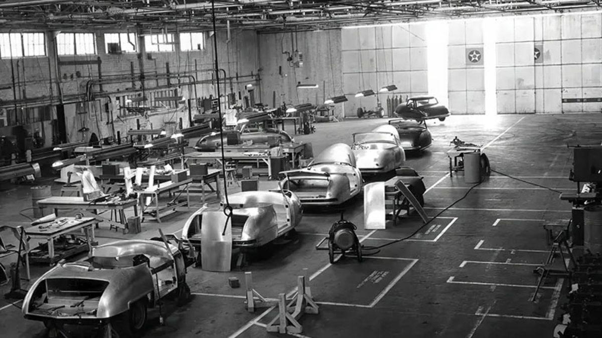 Geleceğin Otomobili Olacakken Tarihe Gömülmüş: Üç Tekerlekli Sedan Davis Divan’ın Enteresan Hikâyesi