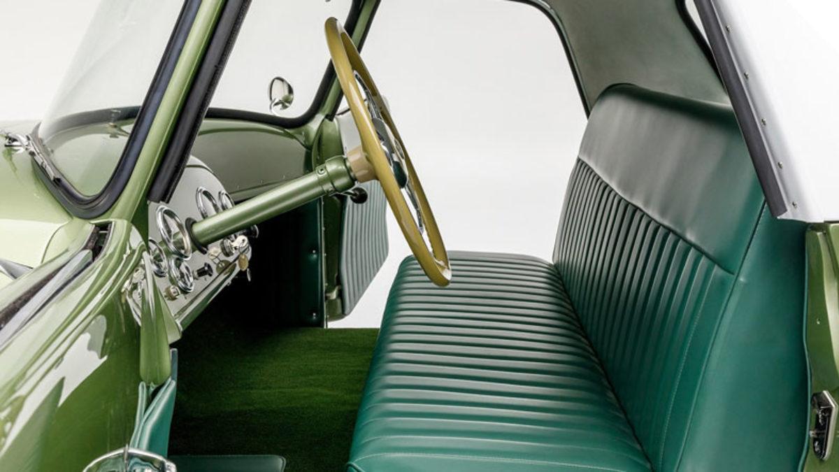 Geleceğin Otomobili Olacakken Tarihe Gömülmüş: Üç Tekerlekli Sedan Davis Divan’ın Enteresan Hikâyesi