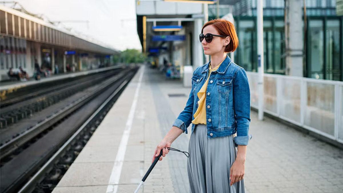 Görme Engelli Kişiler Neden Genelde Güneş Gözlüğü Takar?