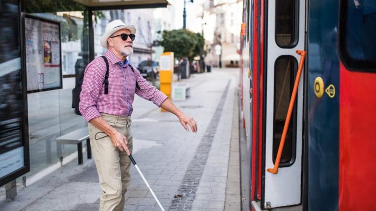 Görme Engelli Kişiler Neden Genelde Güneş Gözlüğü Takar?