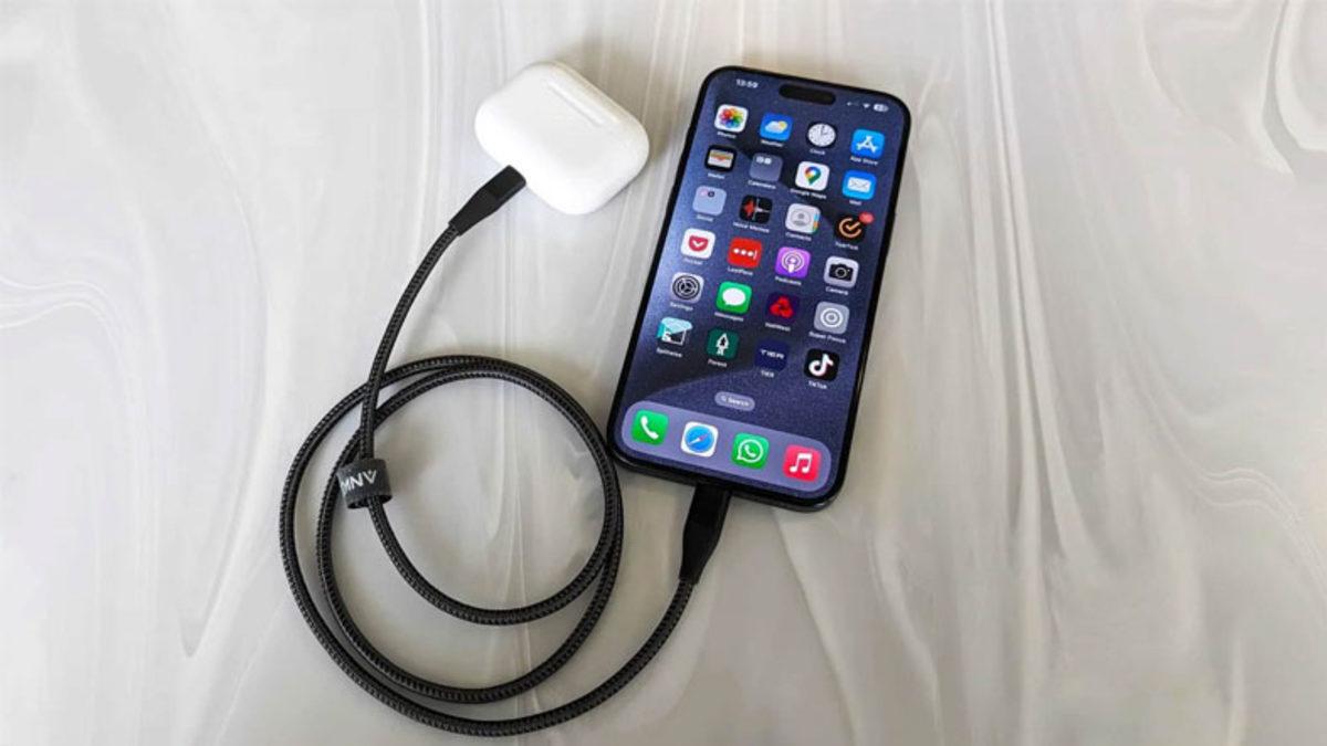 iPhone’unuz Tıpkı Bir Adaptör Görevi Görerek Başka Cihazları Şarj Edebilir: Peki Ama Nasıl?
