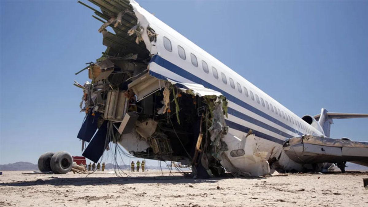 Uçağın Hangi Bölümünün Daha Güvenli Olduğunu Görmek İçin Düşürülen Boeing 727: Bilmek Hepimiz İçin İyi Olabilir