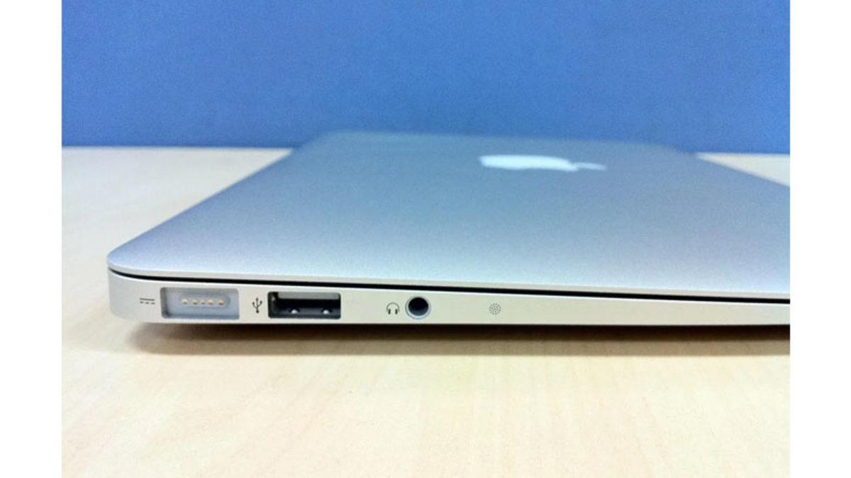 Tam 17 Yıl Önce Hayatımıza Giren İlk MacBook Air’in Şu An Şaka Gibi Gelen Özellikleri