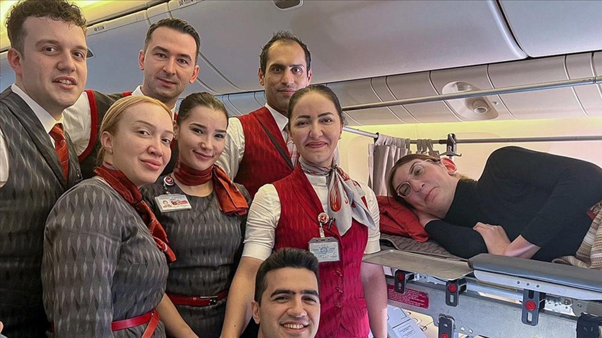 Dünyanın En Uzun Kadını Rümeysa Gelgi Uçakla Nasıl Seyahat Edebiliyor? Sandığımız Kadar Kolay Değilmiş!