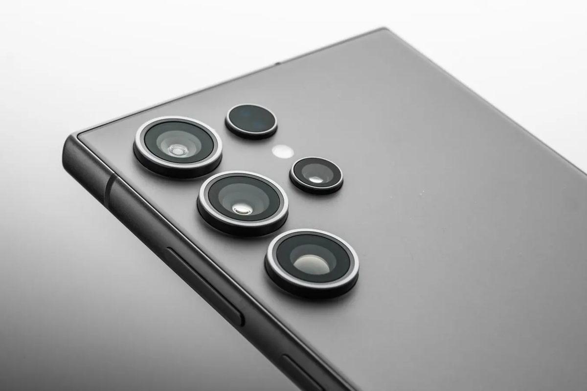 Önce Bir Galaxy S25 Gelseydi: Samsung’un Galaxy S26’da 200 MP’lik Periskop Kamera Kullanılacağı İddia Edildi