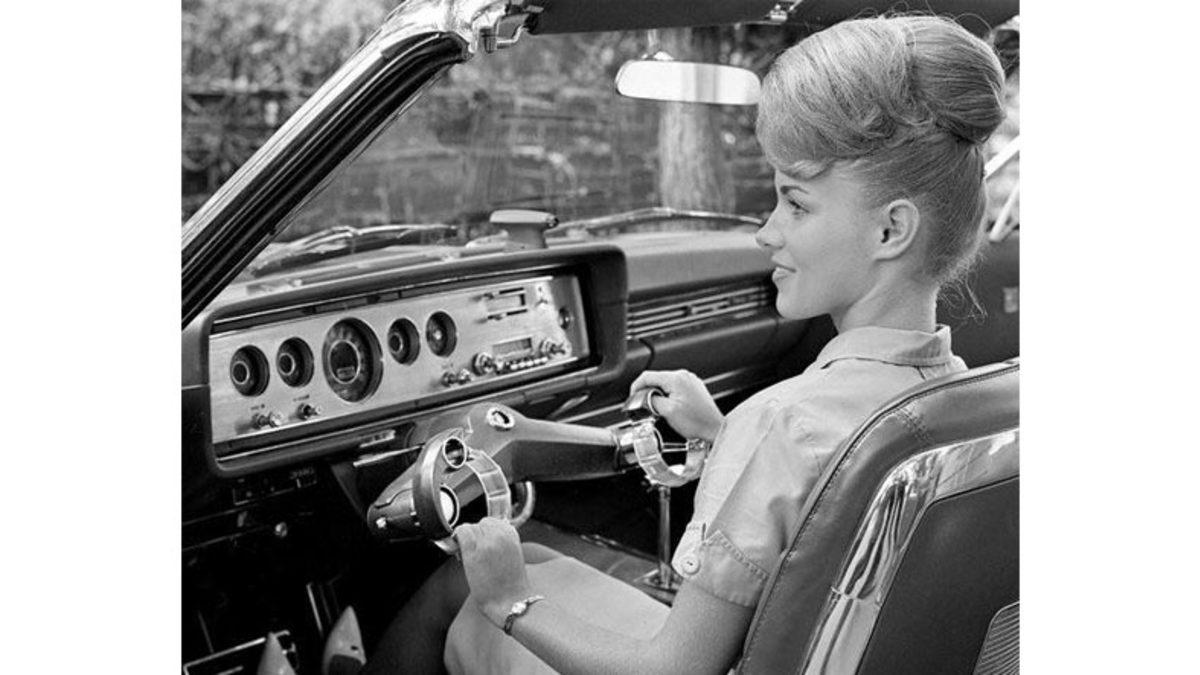 Tesla Model S’ye Bile İlham Kaynağı Olan Ford’un Bu Garip Direksiyon Tasarımı Neden Tam Bir Hayal Kırıklığıydı?