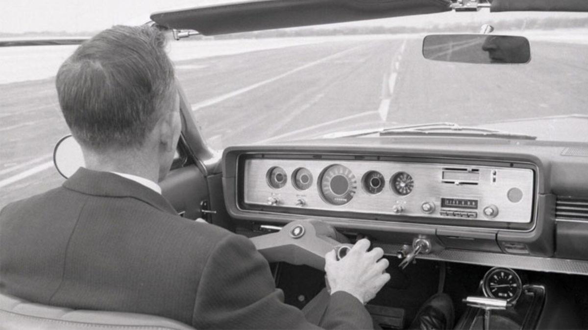 Tesla Model S’ye Bile İlham Kaynağı Olan Ford’un Bu Garip Direksiyon Tasarımı Neden Tam Bir Hayal Kırıklığıydı?