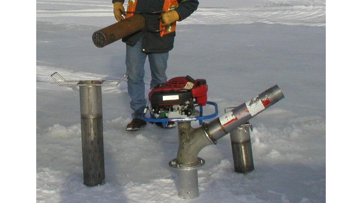 Binek Araçlardan Yüklü Kamyonlara: Donmuş Yollarda Araçlar Nasıl Kilometrelerce Yol Gidebiliyor?