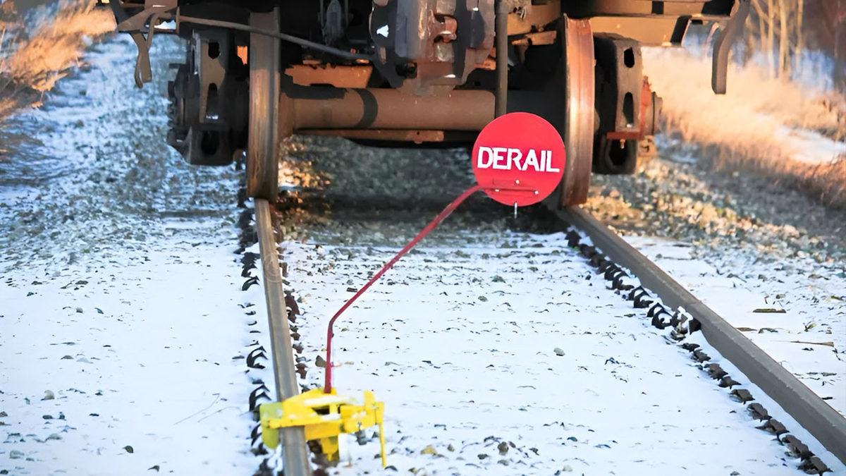 Normalde Cezası Var: Bazen Trenleri Neden Bilinçli Bir Şekilde Raydan Çıkarıyorlar?