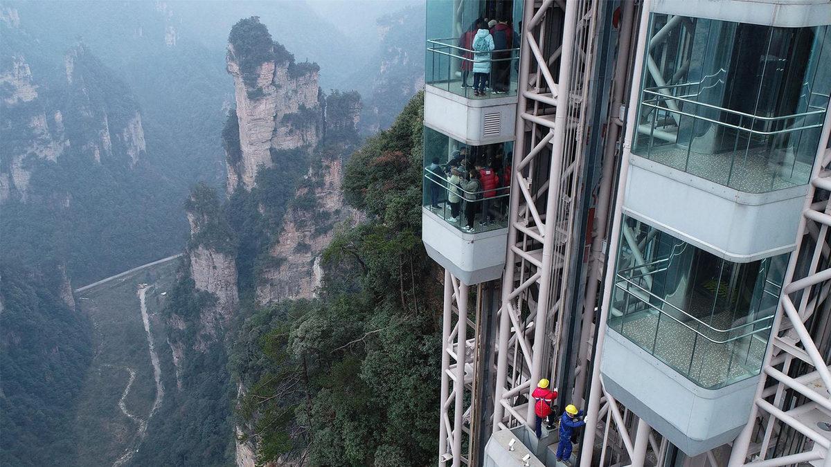 326 Metreye Çıkan Dünyanın En Uzun Açık Hava Asansörünün Hızını Duyunca Yükseklik Korkunuzu Sorgulayacaksınız!
