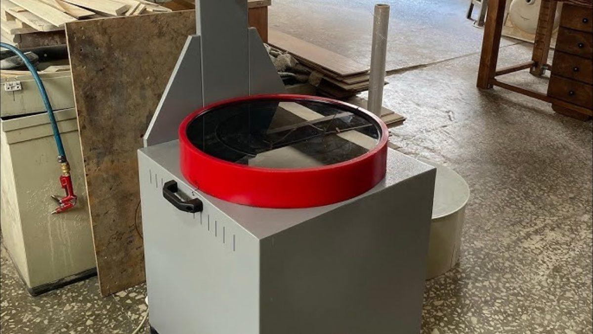 Çamaşır Makinesine Benzeyen ve İçinde Binlerce Çelik İğne Dönen Bu Makine Tam Olarak Ne İşe Yarıyor?