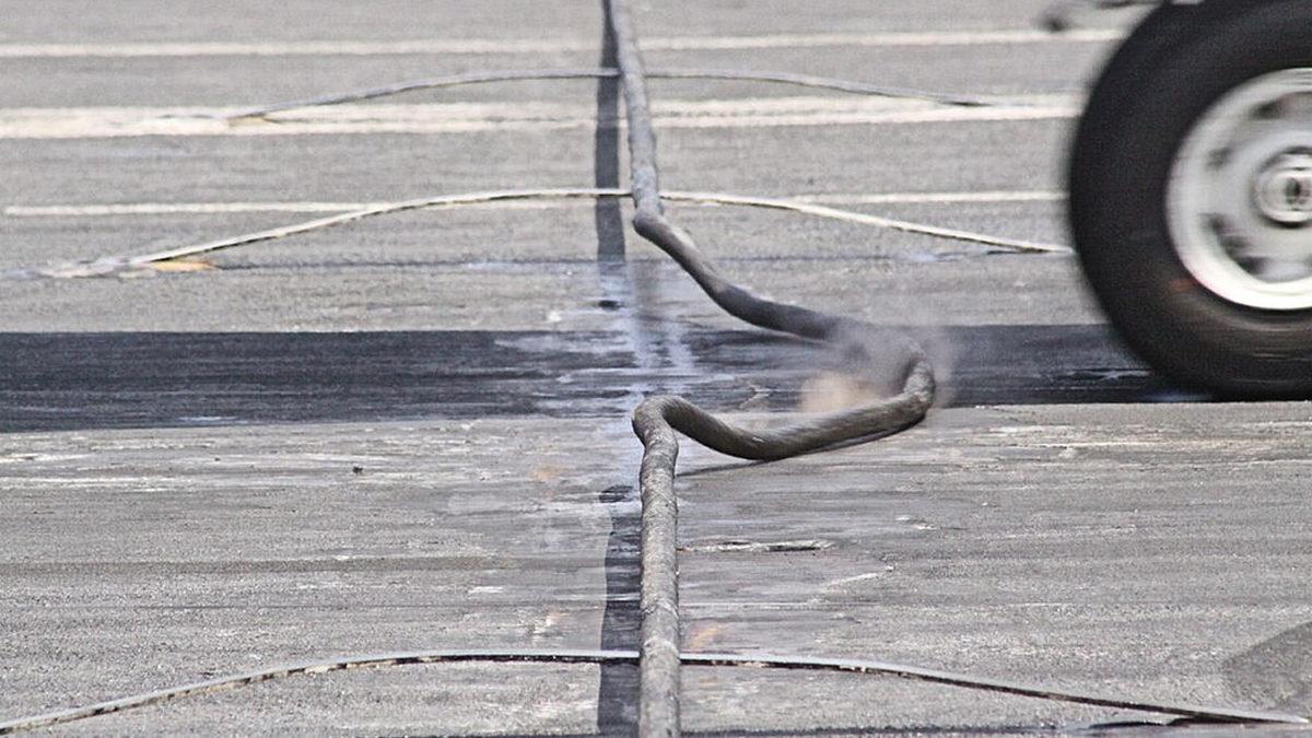 Uçak Gemilerine İniş Yapan Jetler Nasıl 2 Saniyede Durdurulabiliyor?