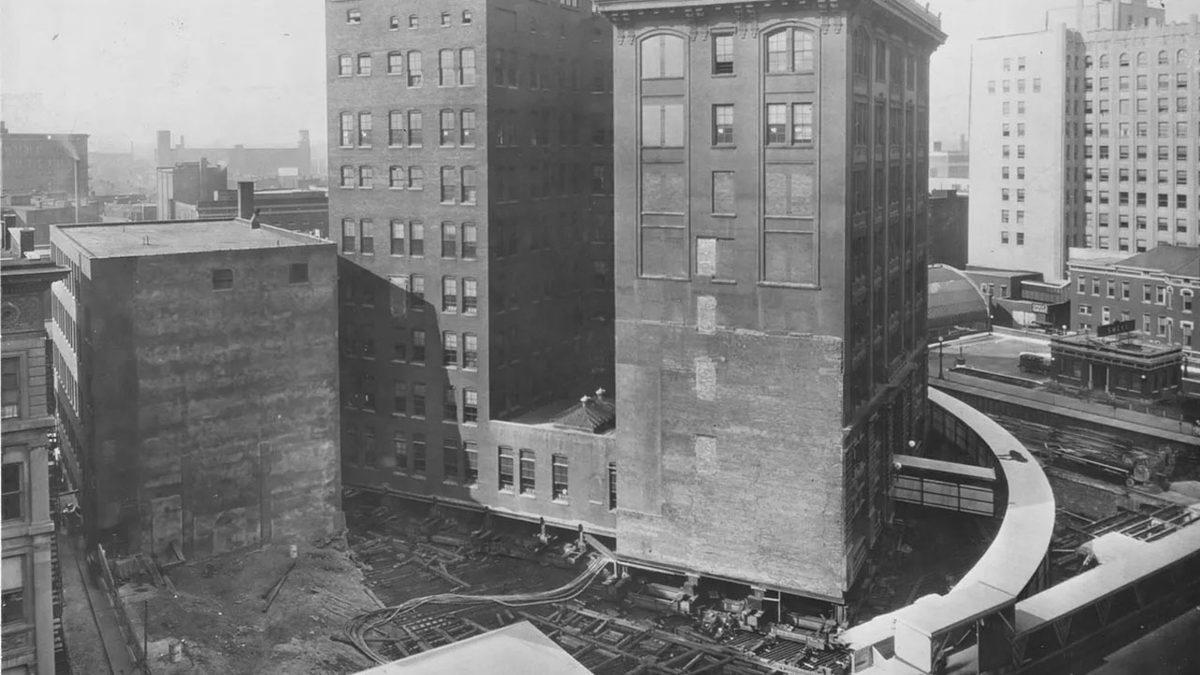 İçindeki Çalışanlar Bile Fark Etmeden 90 Derece Döndürülen 11 Bin Tonluk Bina: Peki Bu Nasıl Mümkün Oldu?