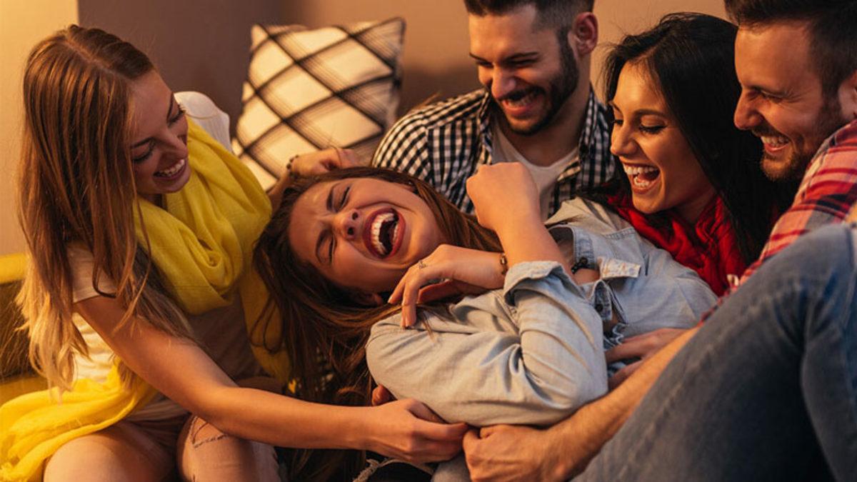 Çok Güldüğümüzde Karnımıza Saplanan Ağrının Sebebini Öğrenince Daha Fazla Gülmek İsteyebilirsiniz