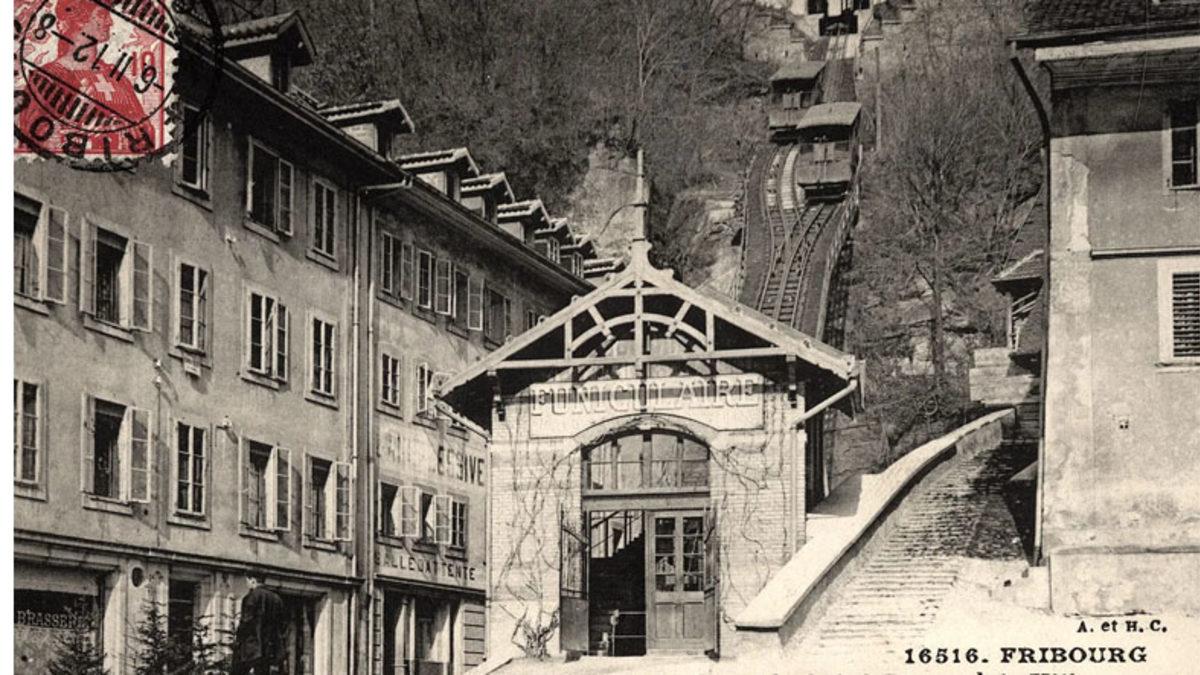 Dağa Tırmanıyor Gibi Görünen 