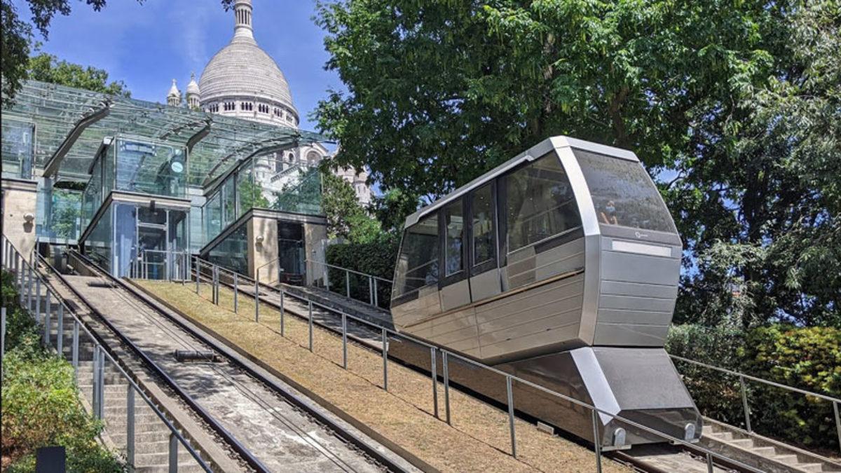 Dağa Tırmanıyor Gibi Görünen 