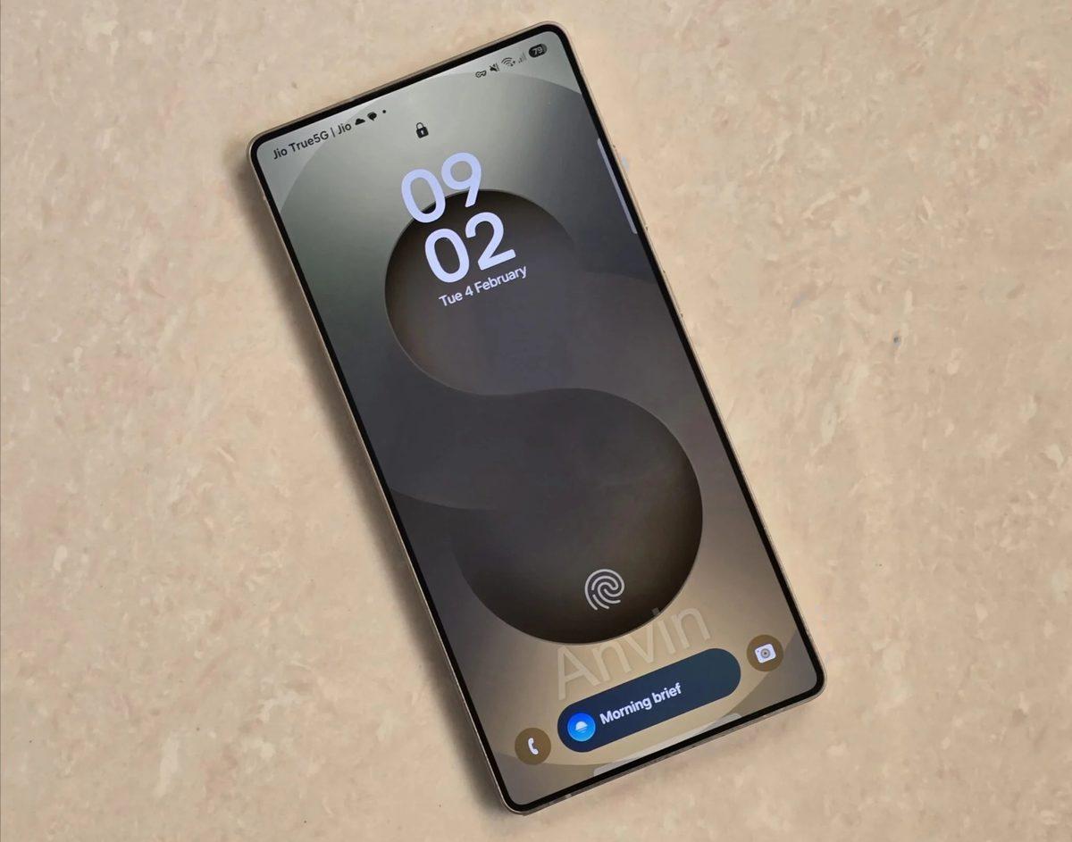 Samsung Galaxy S26 Ultra, Yıllardır Beklenen Bir Tasarım Yükseltmesiyle Gelebilir (Delikli Ekrana Veda)