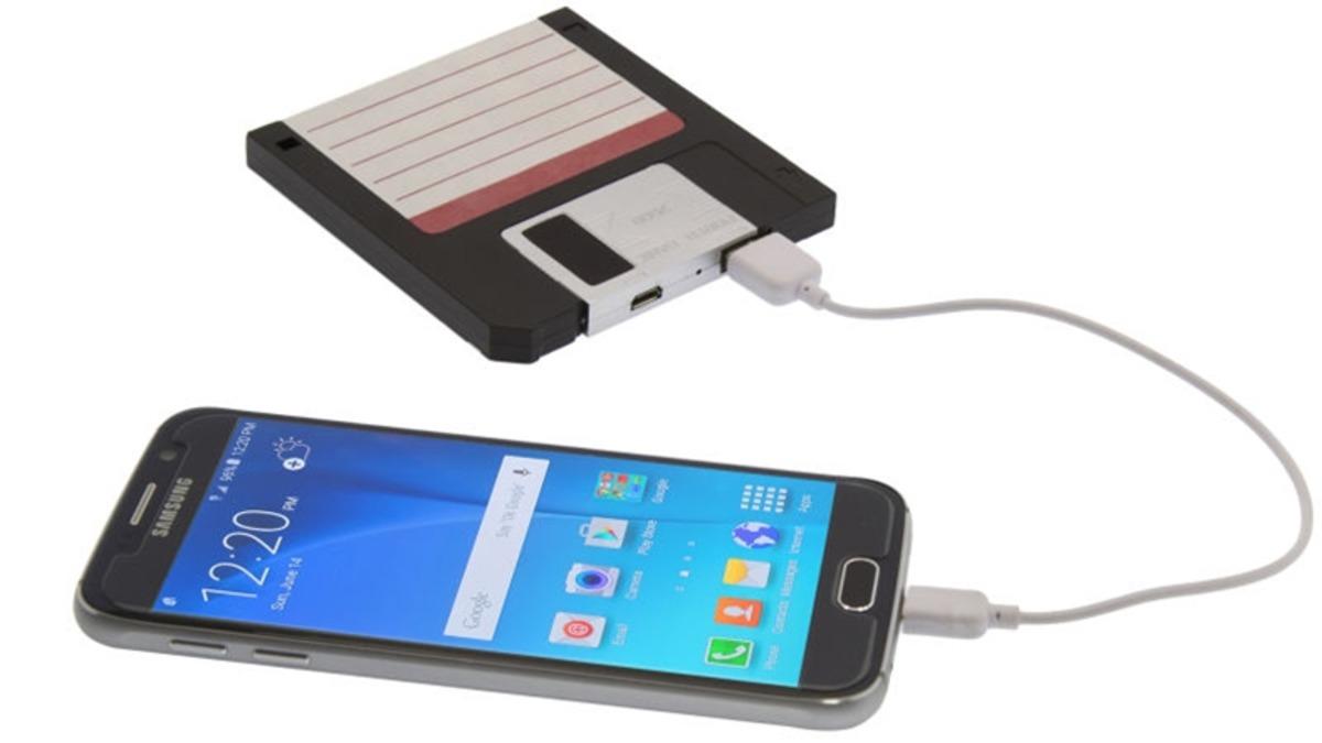 Eskinin Disketleri Bu Kez Powerbank Olarak Geri Dönüyor