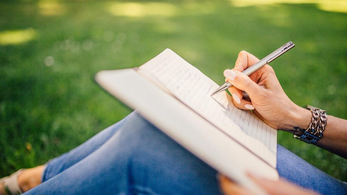 Beyninizi Farklı Düşünmeye Zorlayıp Yazma Becerilerinizi Üst Seviyeye Çıkaracak Egzersiz Teknikleri (Kitap Okumaktan Çok Daha Fazlası Var.)