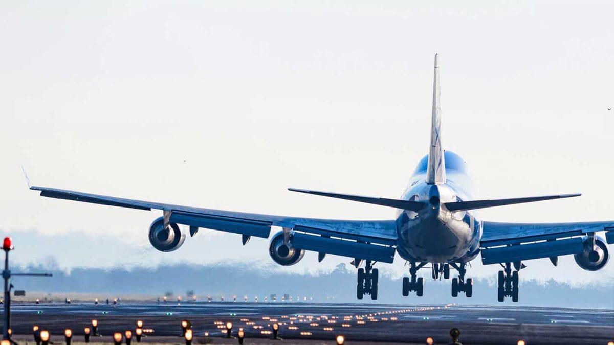 Pilotlar Neden Bilinçli Olarak Yere Sert İniş Yapar?