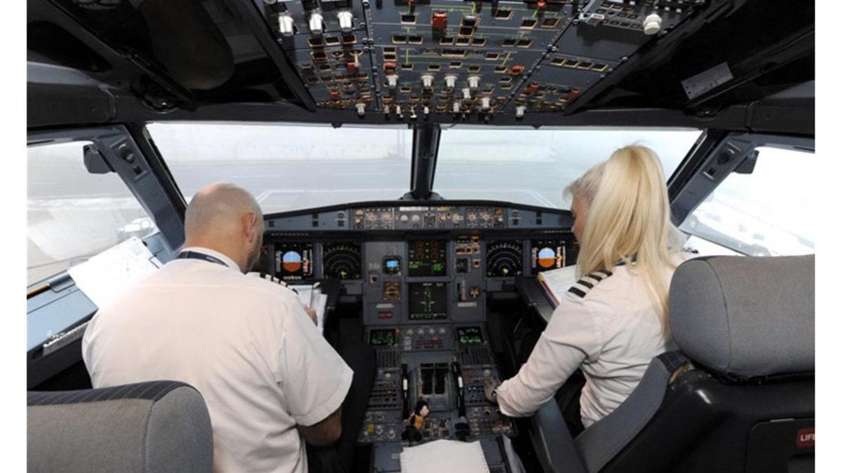 Uçaklardaki Kara Kutu, Uçuş Boyunca Tüm Sesleri Kaydetmek Yerine Neden Sadece Son 2 Saati Kaydediyor?