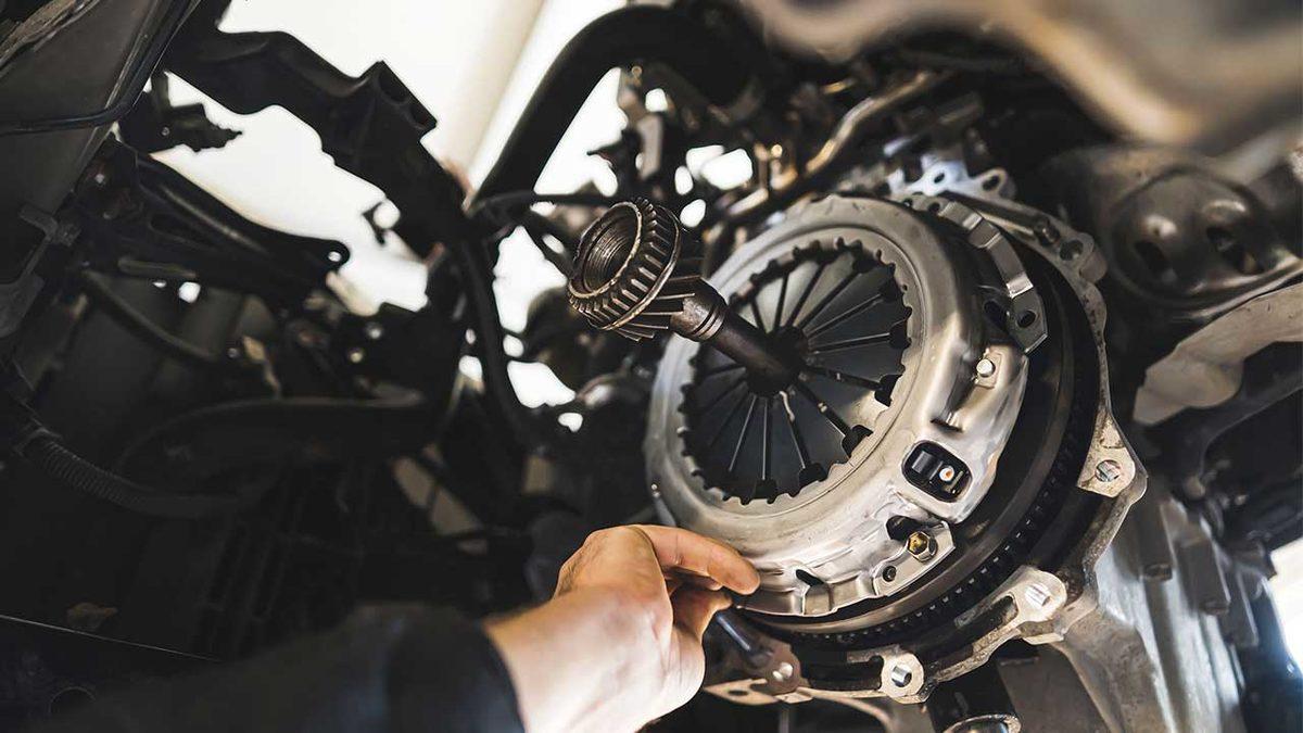 Masrafı Çok Can Yakar: Arabalarda Debriyaj Balatasının Ömrünü Uzatmanın 5 Yolu