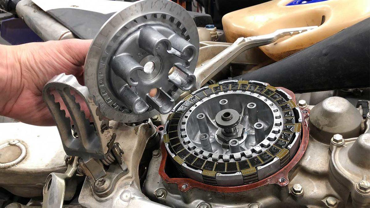 Masrafı Çok Can Yakar: Arabalarda Debriyaj Balatasının Ömrünü Uzatmanın 5 Yolu