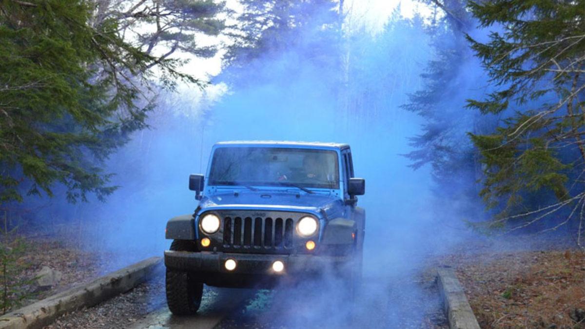 Eğer Aracınızdan Mavi Dumanlar Çıkmaya Başladıysa Motorunuzun Sağlığı İçin Sakın Es Geçmeyin