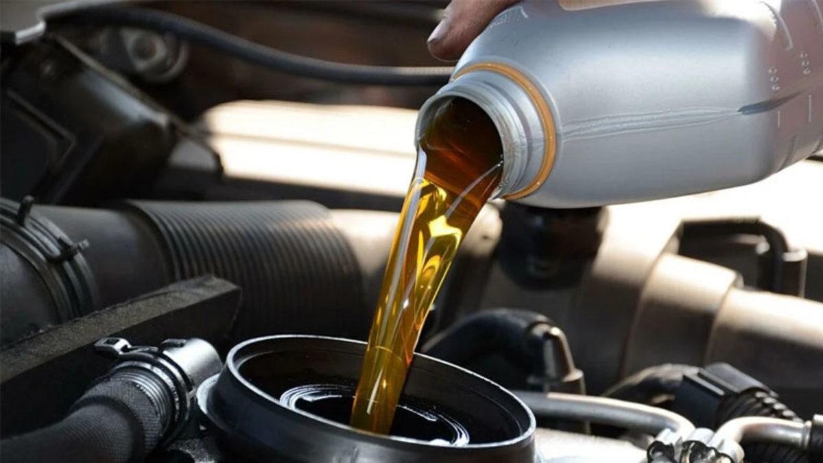 Eğer Aracınızdan Mavi Dumanlar Çıkmaya Başladıysa Motorunuzun Sağlığı İçin Sakın Es Geçmeyin