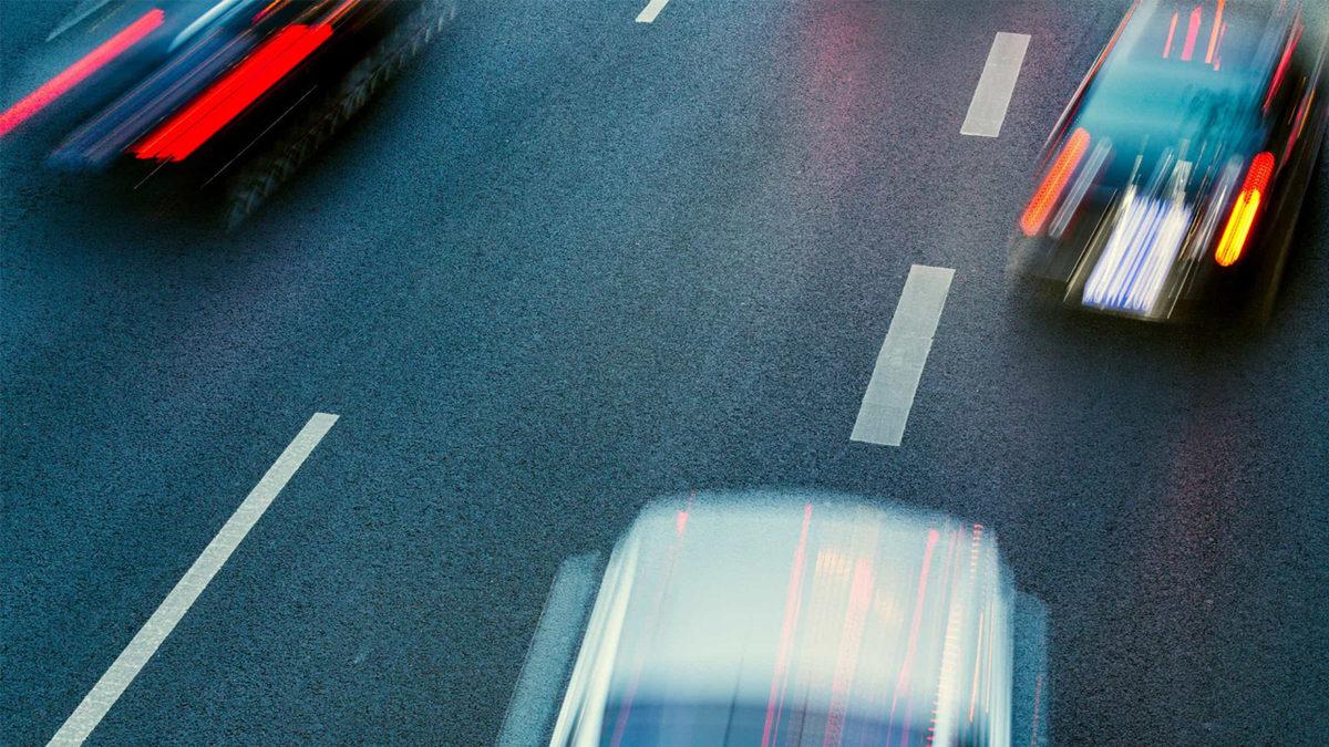 Şerit Değiştirmek Trafikte Gerçekten Bir Avantaj Sağlıyor mu Yoksa Kendimizi mi Kandırıyoruz?