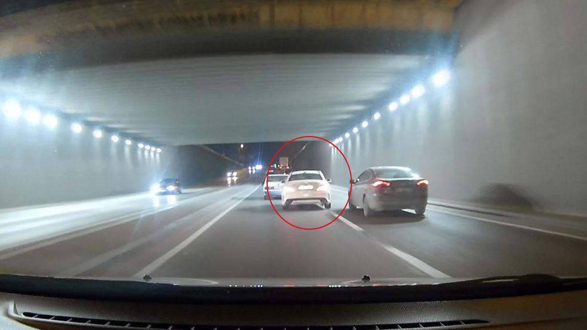 Şerit Değiştirmek Trafikte Gerçekten Bir Avantaj Sağlıyor mu Yoksa Kendimizi mi Kandırıyoruz?