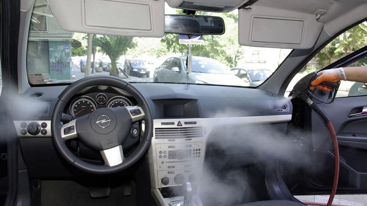 Sıcak Havalarda Arabada Plastik Kokusunun Daha Belirgin Olmasının Sebeplerini ve Nasıl Kurtulacağınızı Açıklıyoruz