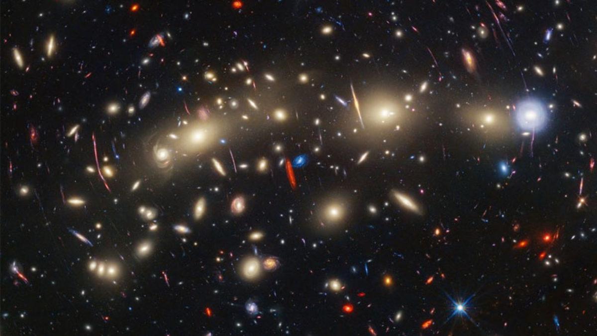 Uzaydaki Tüm Cisimlerin Yuvarlak Olmasının Komplo Teorisyenlerini Üzecek Bilimsel Gerçeği