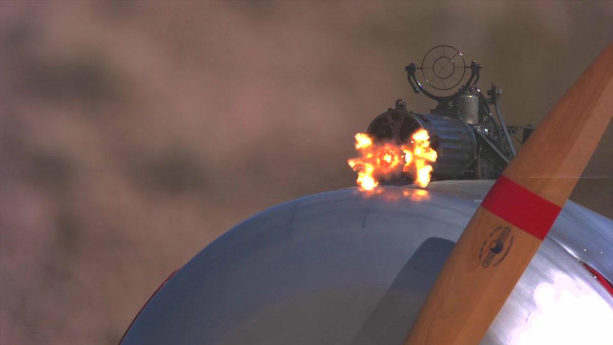 Eski Savaş Uçaklarında Makineli Tüfekten Çıkan Mermiler Nasıl Pervaneye Çarpmadan Hedefe Gidiyordu?