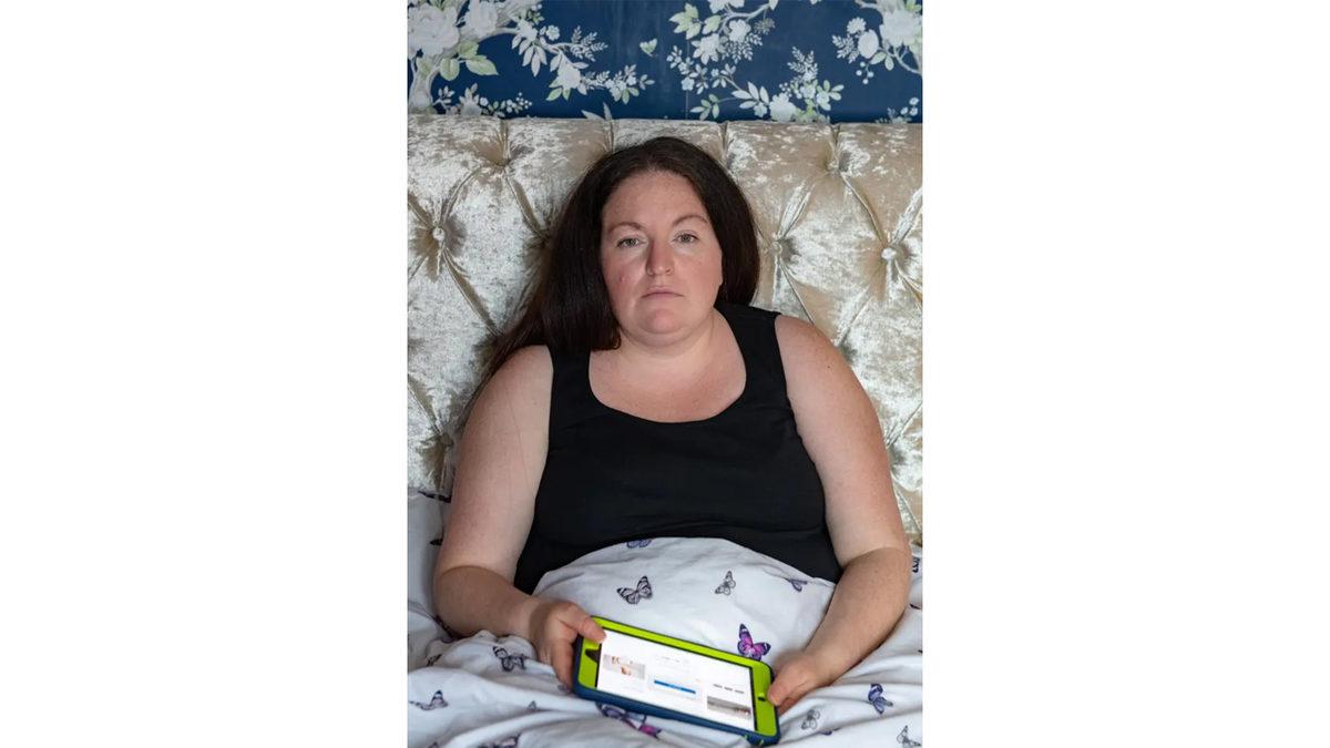 Geceleri Uyanmadan Binlerce Dolarlık Alışveriş Yapan Kadın: Kelly Knipes’ın Şaşırtıcı Hikâyesi