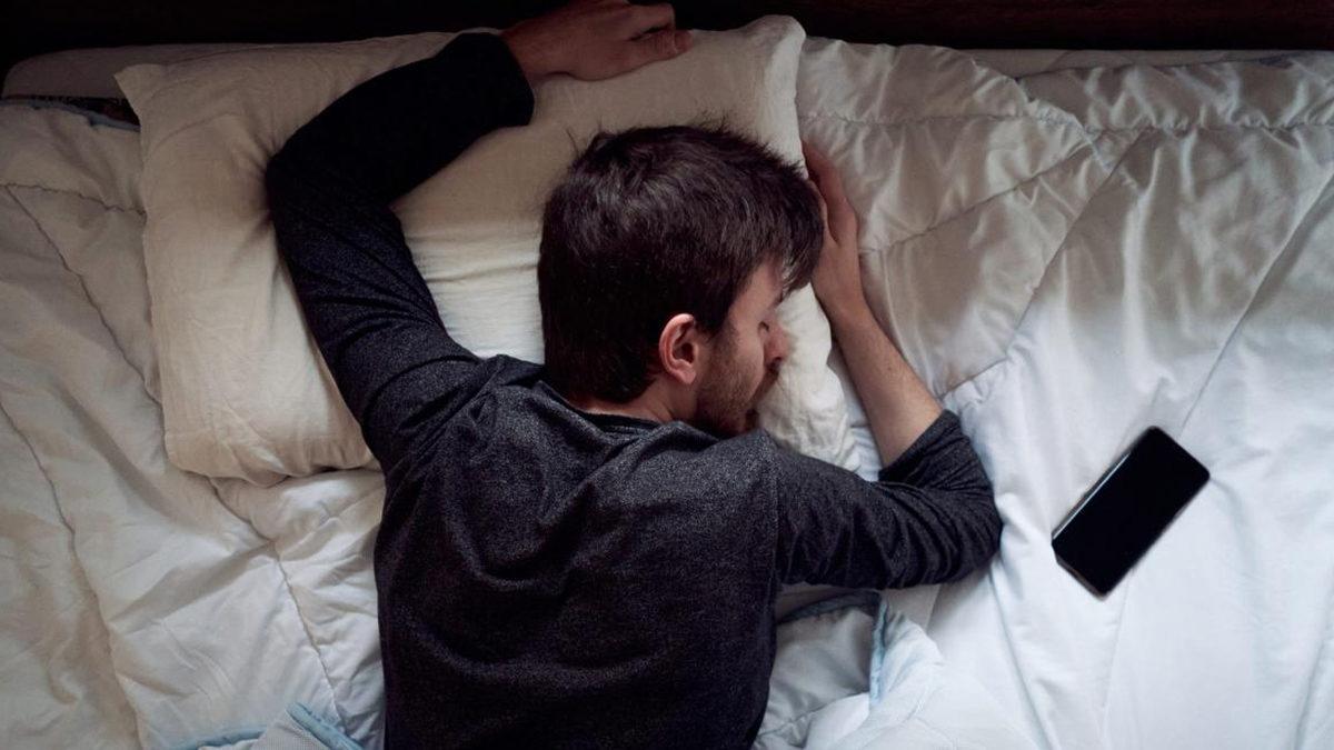 Geceleri Uyanmadan Binlerce Dolarlık Alışveriş Yapan Kadın: Kelly Knipes’ın Şaşırtıcı Hikâyesi