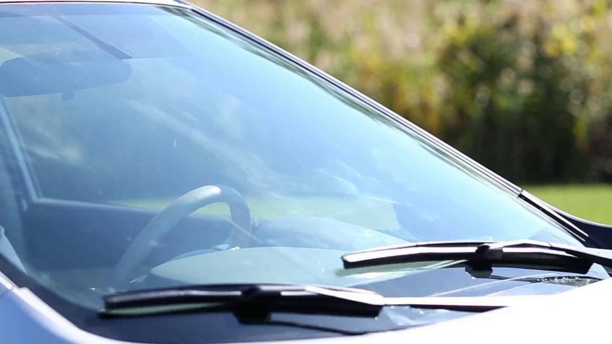 Bunu Daha Önce Düşünmemiş Olabilirsiniz: Arabaların Ön Camları Kamyonların Tam Aksine Neden Daha Eğimli?