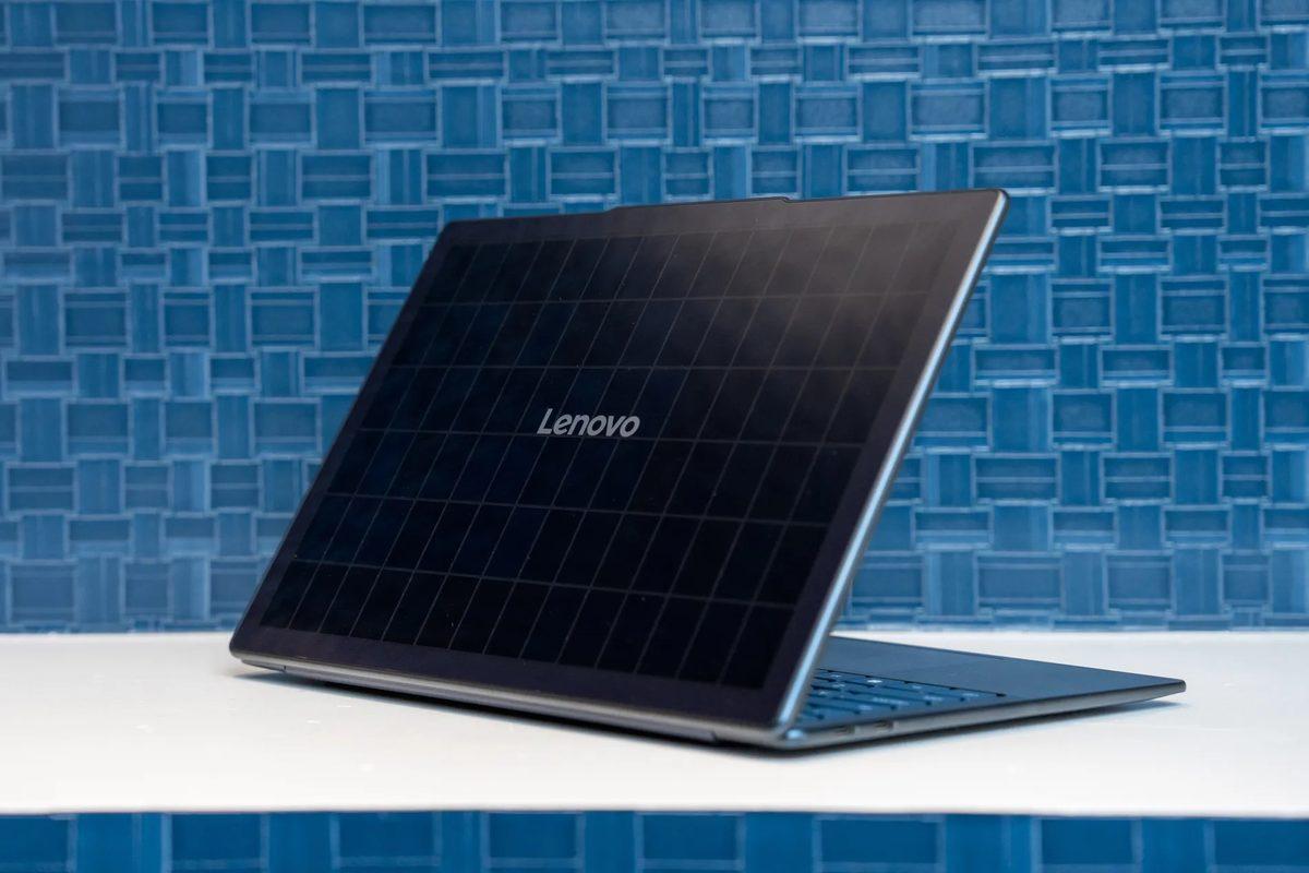 Lenovo, Güneş Enerjisiyle Şarj Olan Dizüstü Bilgisayarı Yoga Solar PC’yi Duyurdu!