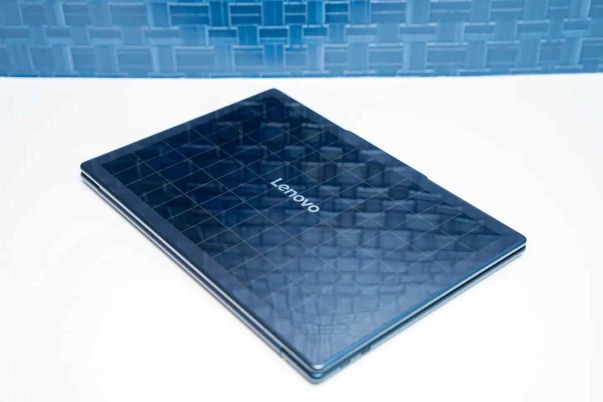 Lenovo, Güneş Enerjisiyle Şarj Olan Dizüstü Bilgisayarı Yoga Solar PC’yi Duyurdu!