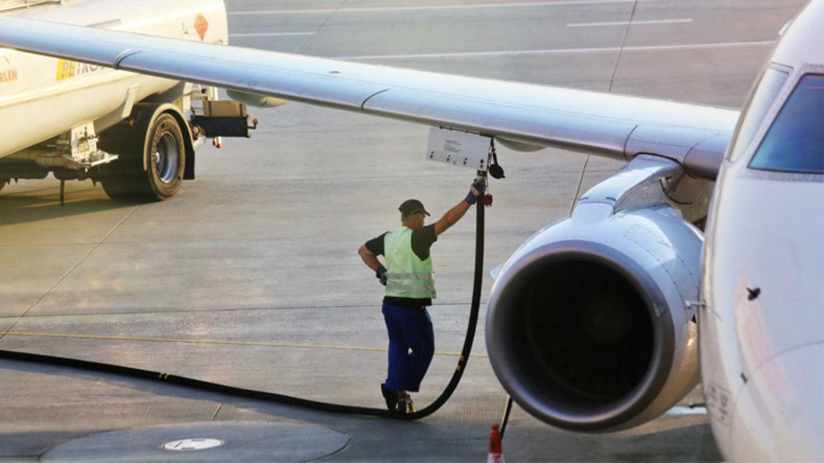 Uçak Seyir Hâlindeyken Boşalan Yakıt Nasıl Oluyor da Yeryüzüne Hiç Ulaşmıyor?