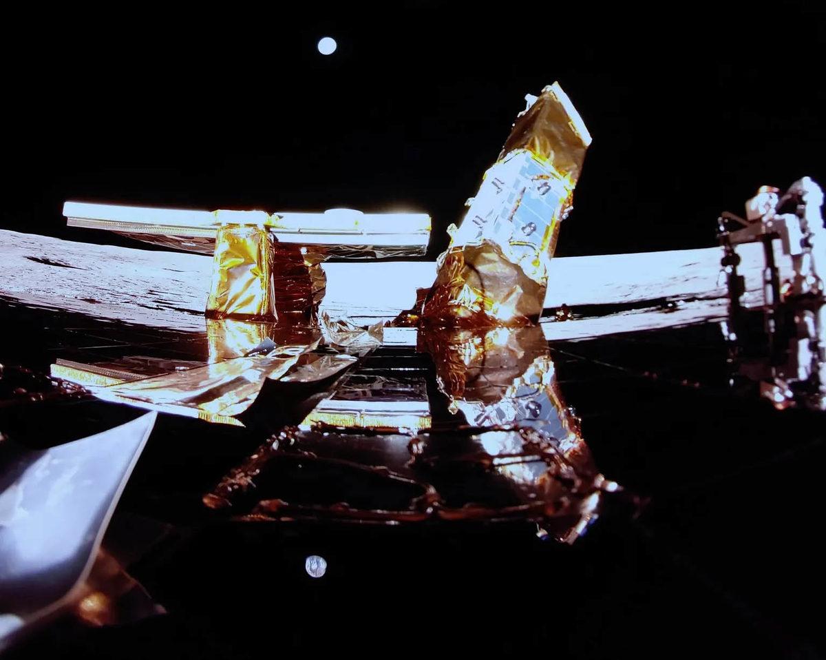 Ay’a Yumuşak İniş Yapan Uzay Aracı Blue Ghost’un Çektiği İlk Fotoğraflar Paylaşıldı