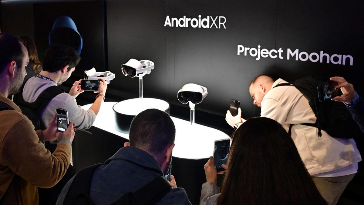 Samsung, Ultra İnce Telefonu Galaxy S25 Edge ve Apple Vision Pro Rakibi Karma Gerçeklik Başlığını Sergiledi