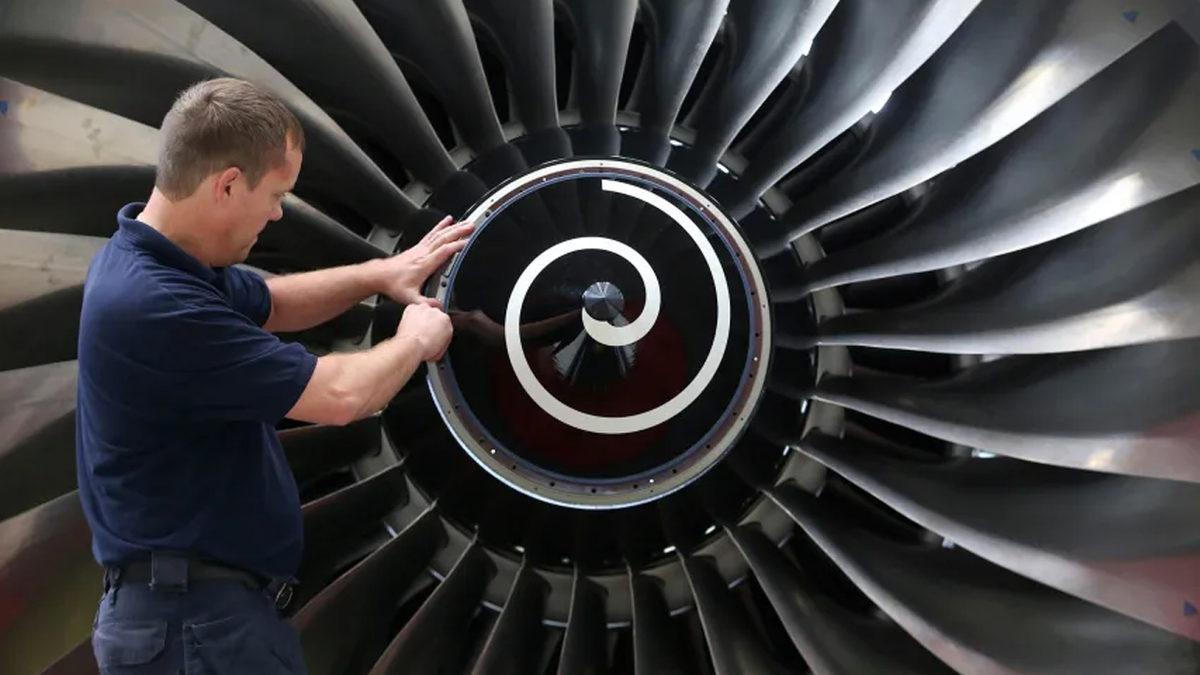 Pilotlar ve Mühendisler Biliyor, Peki Ya Siz? Uçak Motorlarının Ortasındaki Spiral Çizgiler Ne İşe Yarıyor?