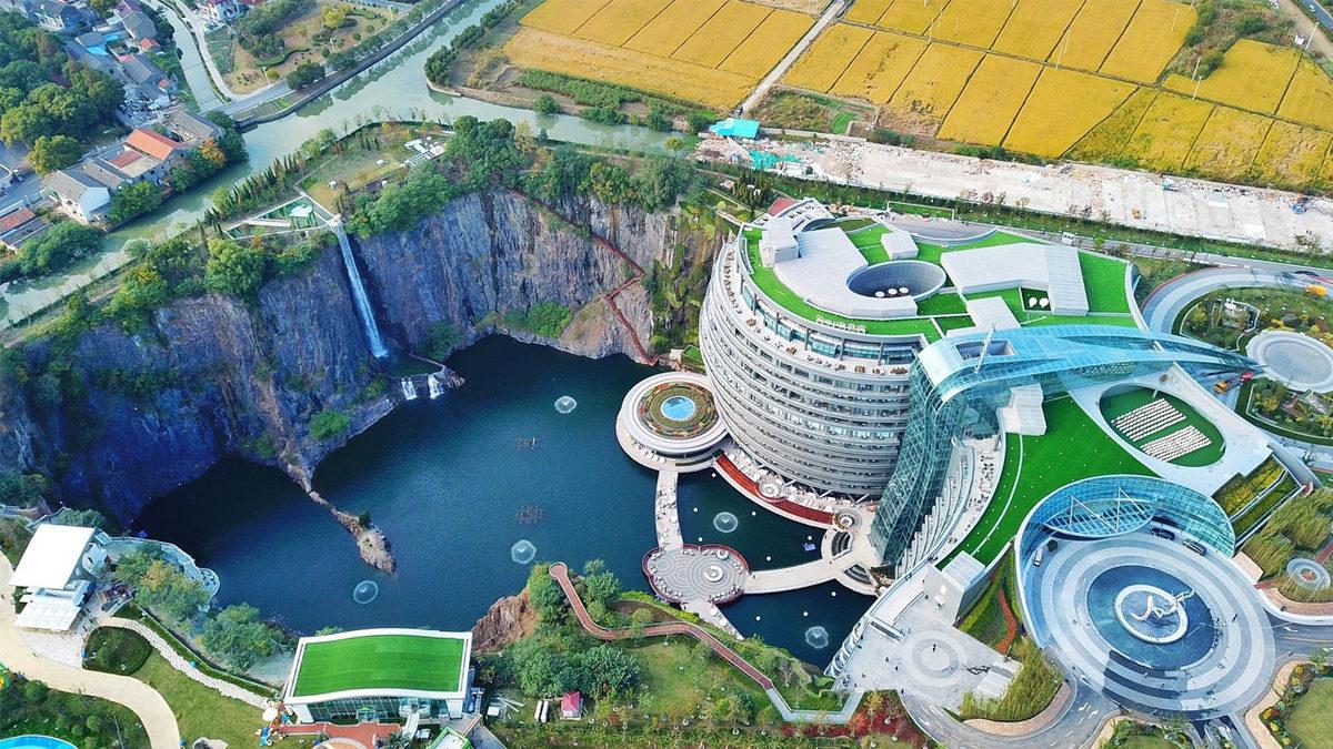 Gökyüzüne Uzanmak Yerine Dibine Dibine İnen Bu Gökdelenlerde Yaşamak İster miydiniz? İşte Şehircilikte Devrim Yaratacak Proje: Earthscraper