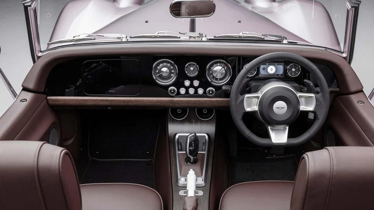 Gerçek Zamanda Yolculuk Otomobili: 100 Yıl Geçmişten Gelen Modern Spor Otomobil 2025 Morgan Supersport Tanıtıldı