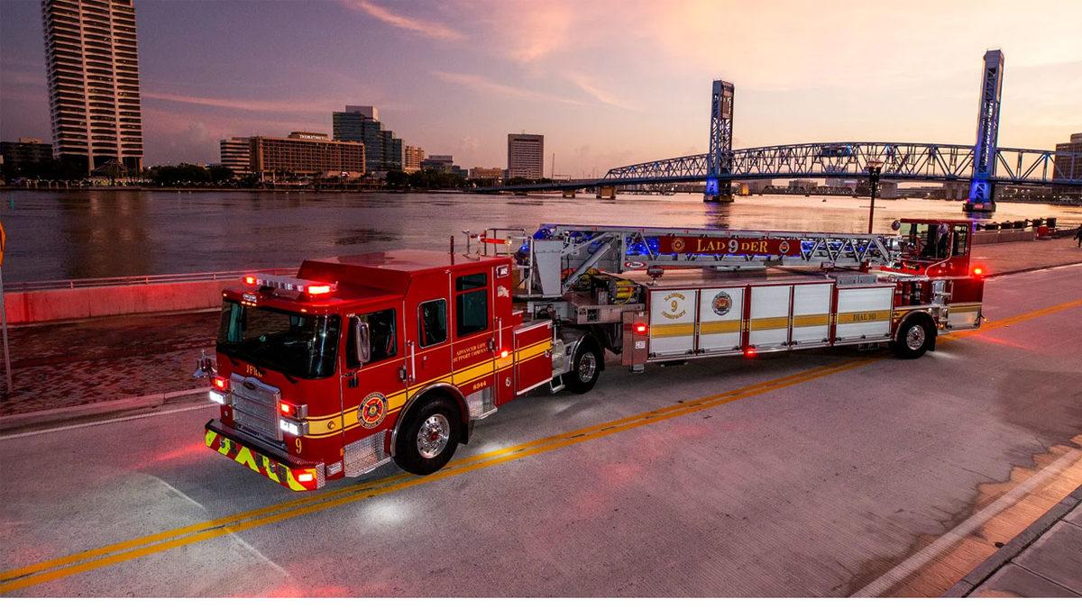 İki Sürücüsü Olan ve Yanlayarak Giden Bu İtfaiye Araçları Neyin Nesi?